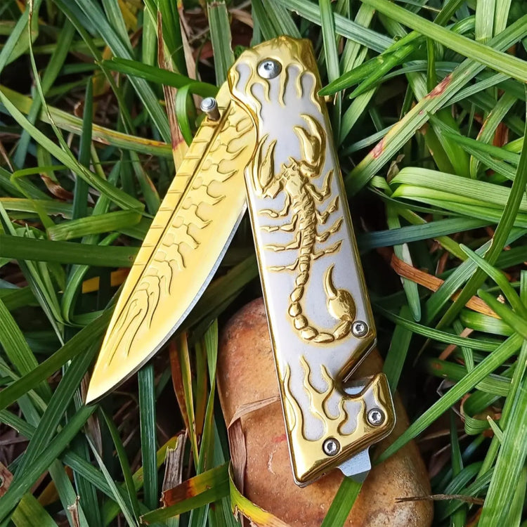 3D Scorpion Embossed Manual Outdoor Folding Knife, Suitable for Outdoor Camping and Hiking, Durable Men&
